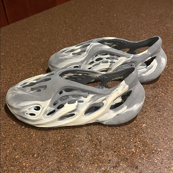 Gray and White Slip-On Shoes Yeezy foam runners 44/10.5-11 - Picture 3 of 7